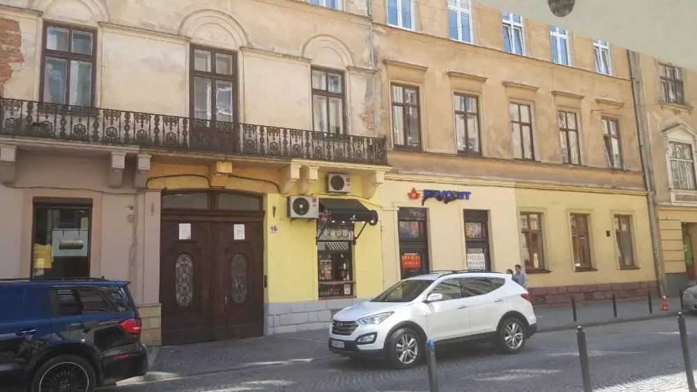 Продаж 2К квартира  Львів, Пекарскька 16 центр