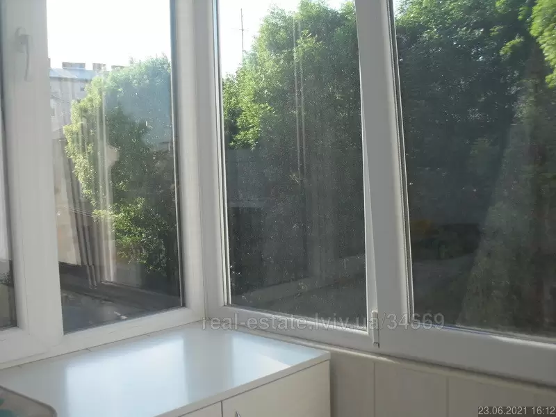 Продаж 4К квартира  Львів, Залізничний, Декарта вулиця, 69 