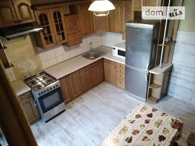 Продаж 3К квартира  Львів, Франківський, улица Коновальця 1поверх 