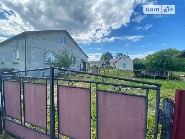 Продаж 3К будинок Львів, Задвір’я