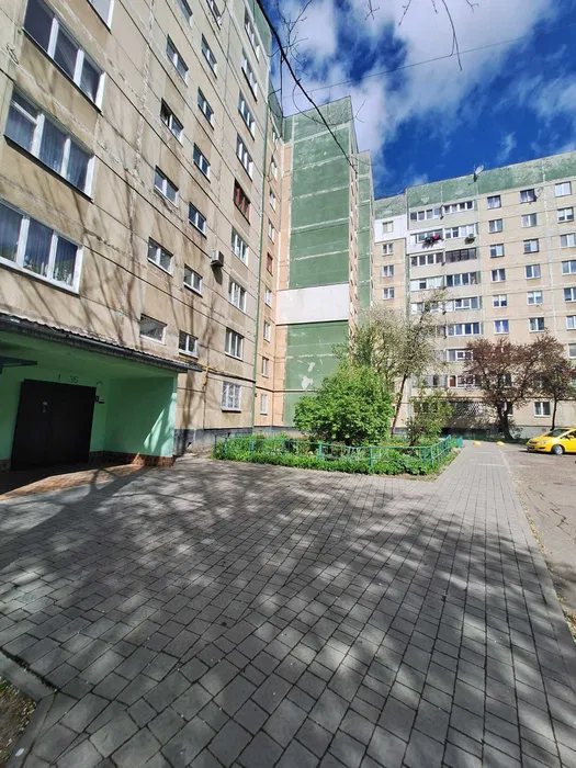 ПРОДАЖ 2К вул. Сихівська, 10 Сихівський р-н. м. Львів 