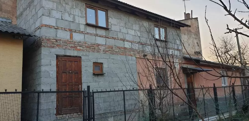Продаж будинок котеджного типу у Львові