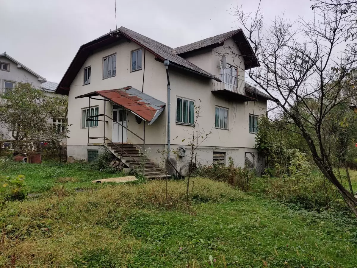 Продається приватний цегляний будинок Моршин