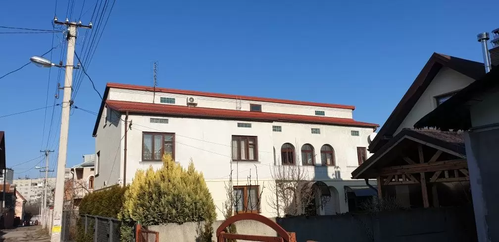 Продаж Будинок  в районі ринку 