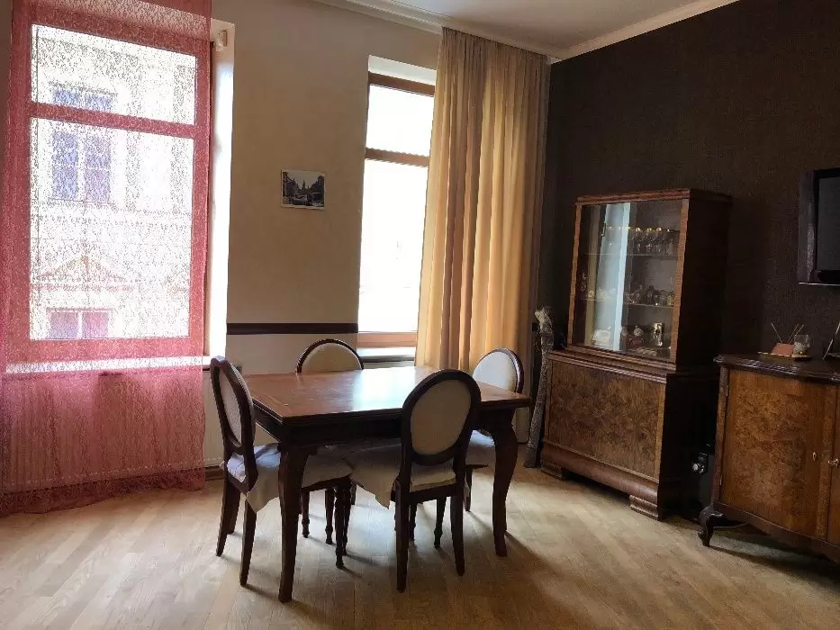 Продаж 3К Квартира  Львів, Галицький Ковжуна  104 м.кв