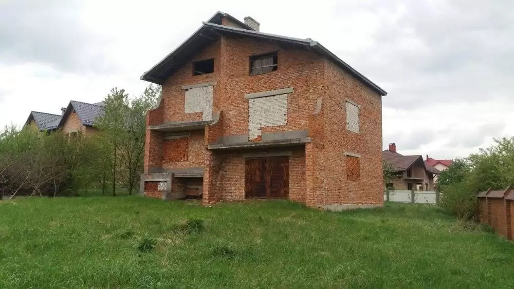 Продаж Будинок з червоної цегли Біля Львова