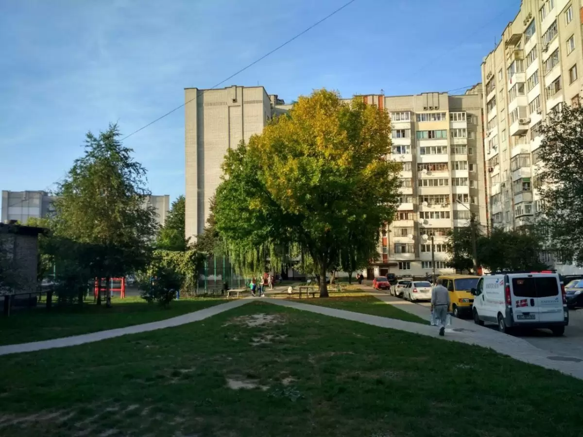 Продаж 4К Квартира  Львів, Залізничний, вул Сяйво  74 м.кв
