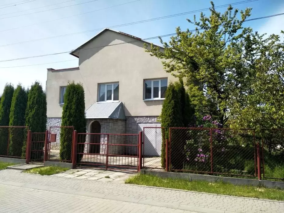 Продаж будинку Пасіки Зубрицькі .