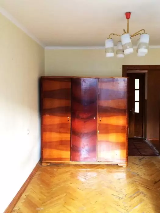 Продаж 2К Квартира  Львів, вул  Роксоляни  47.4 м.кв