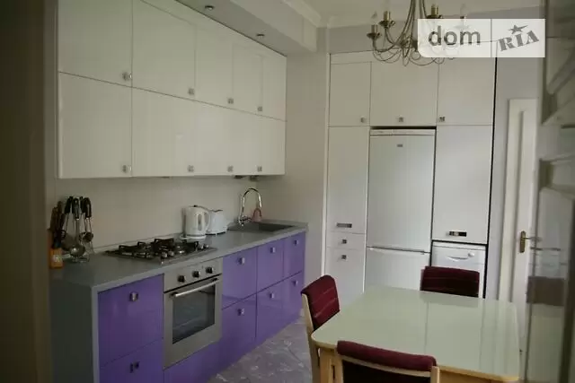 Продаж 5К Квартира  Львів, Галицький, Вітовського, 37  160 м.кв