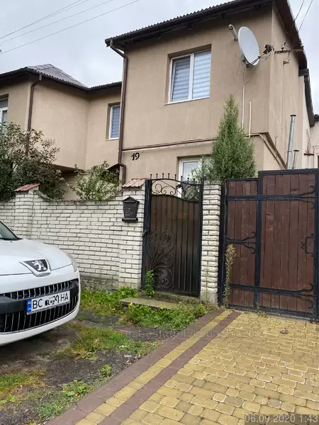 Продаж 1К Частина будинку  Львів, Залізничний, Величка С. вул.  34 м.кв