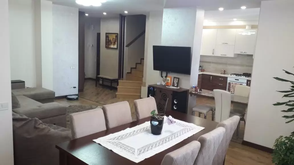 Продаж 5К Квартира  134 м.кв 