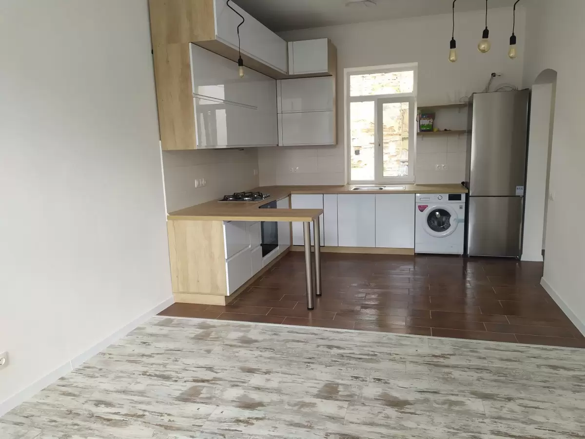 Продаж 2К Квартира, Шевченківський Зустрічна, Підзамче 43 м.кв