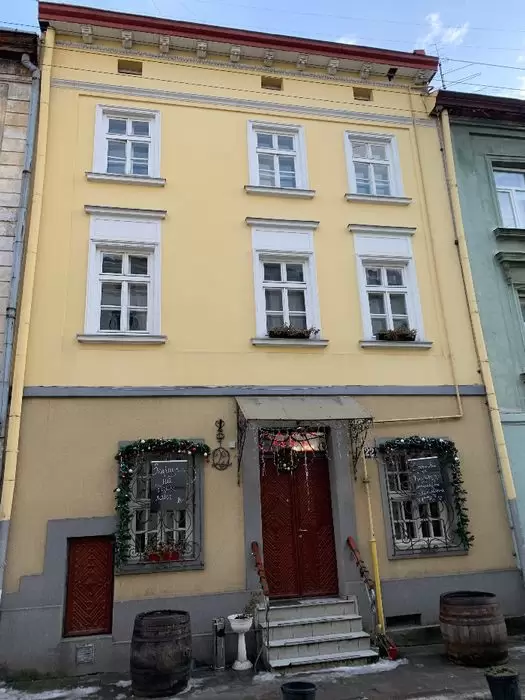 Оренда окрема будівля  525 м.кв