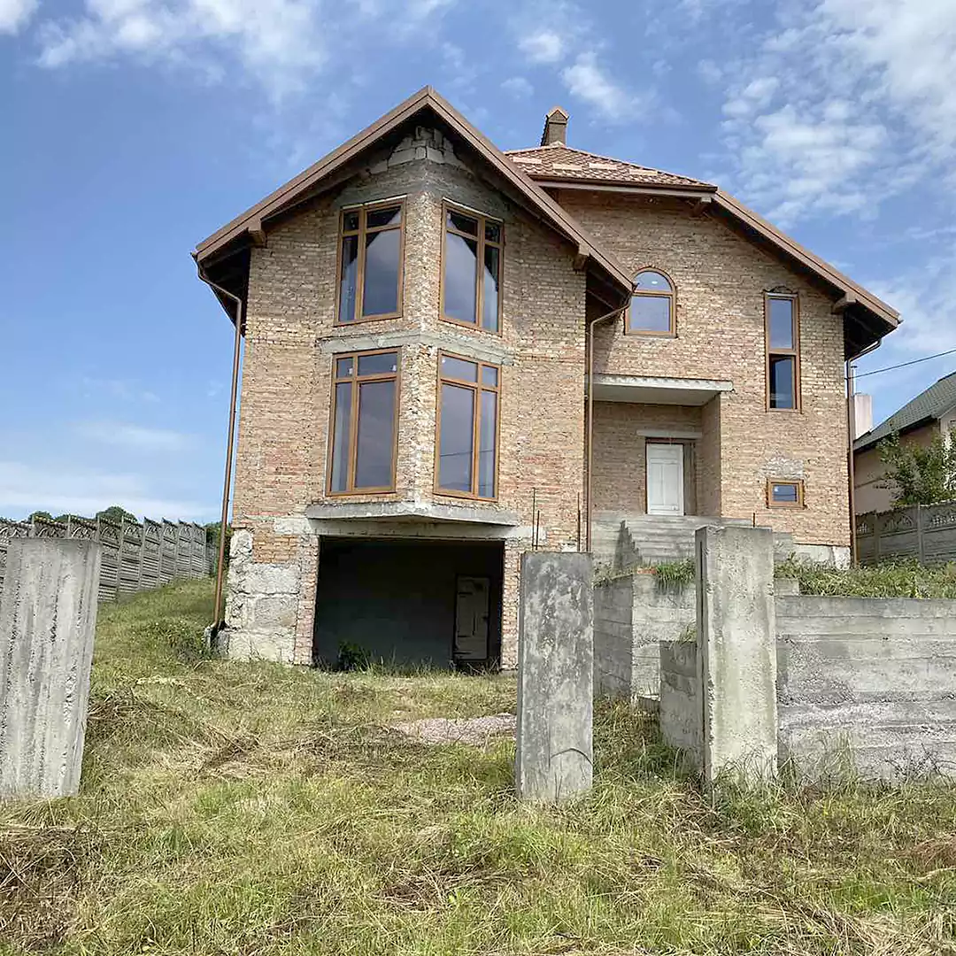 Продаж двохповерхового будинку у с.Запитів