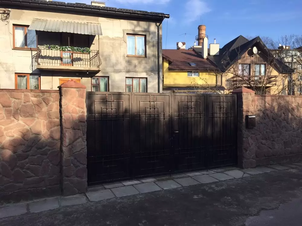 Продаж 2К частина будинку  Львів, Франківський, вул Терлецького(Будинок 