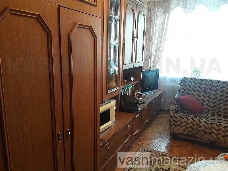 Продаж 1к кв 11 м.кв. Львів, залізничний Патона