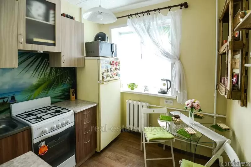 Продаж 2К квартира  Львів, Залізничний, Роксолани, 11 