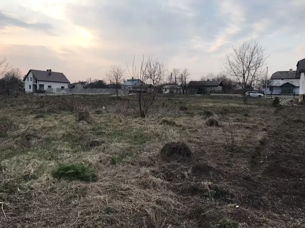 Продаж земля під житлову забудову 